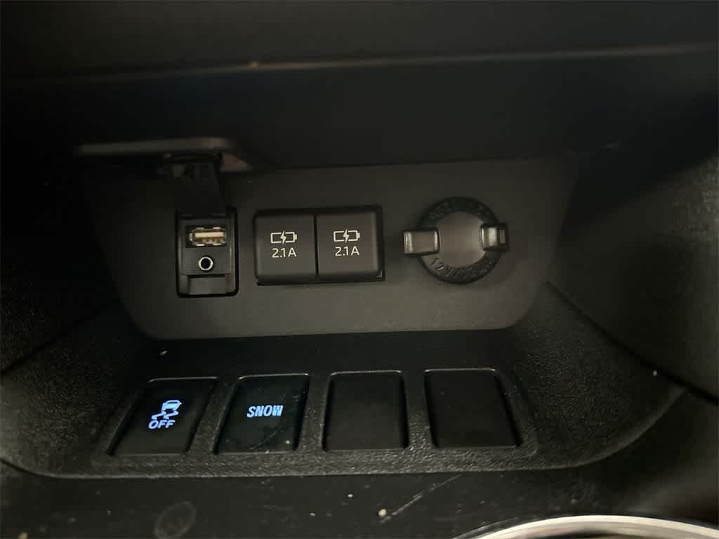 Thumbnail: 2019 Toyota Highlander - 32