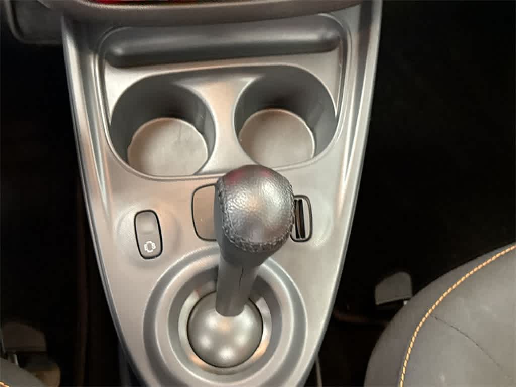 Thumbnail: 2016 smart fortwo - 27