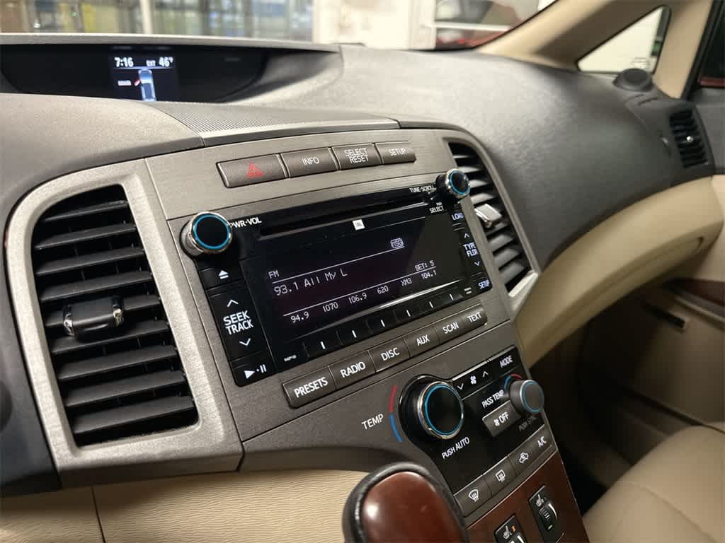 Thumbnail: 2012 Toyota Venza - 32