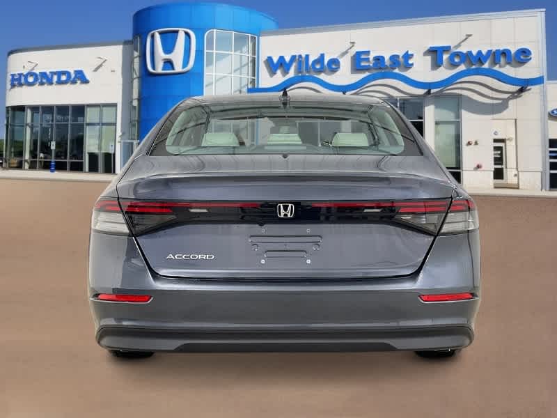 2025 Honda Accord LX photo 4
