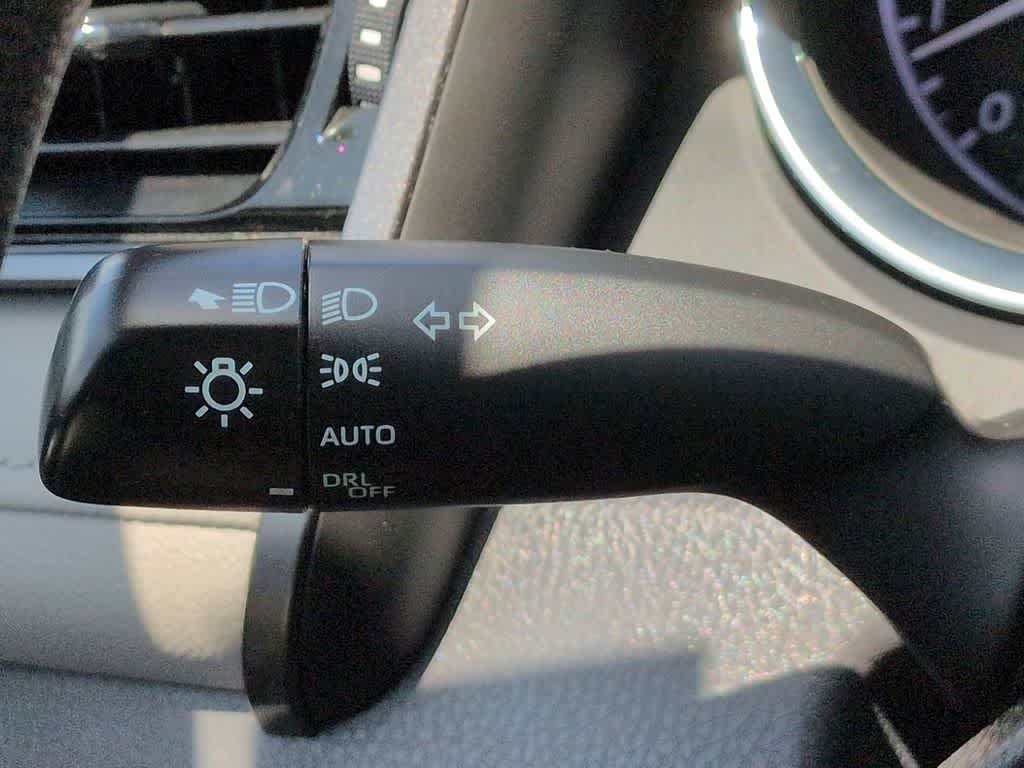 Thumbnail: 2019 Toyota Camry - 26