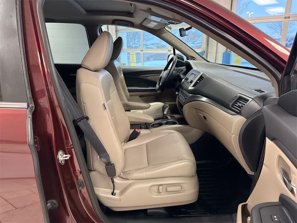 Thumbnail: 2019 Honda Ridgeline - 23