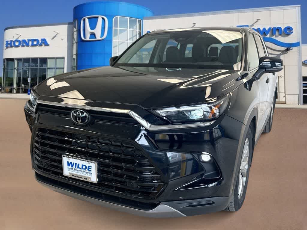 Thumbnail: 2024 Toyota Grand Highlander - 4