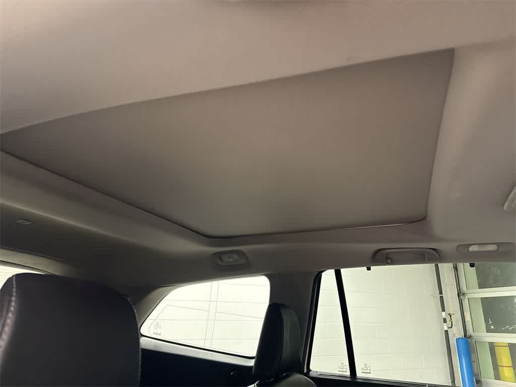 Thumbnail: 2017 Honda Pilot - 24