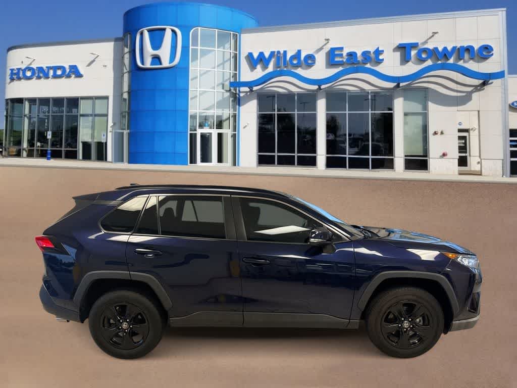 Thumbnail: 2021 Toyota RAV4 - 9