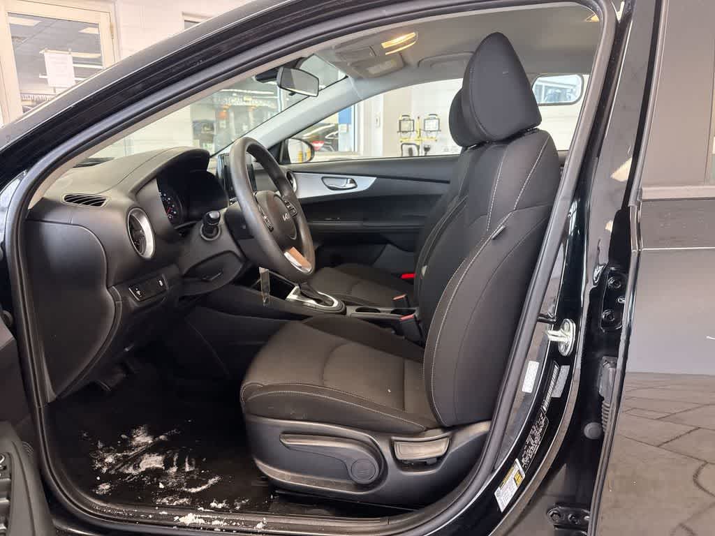 Thumbnail: 2024 Kia Forte - 17