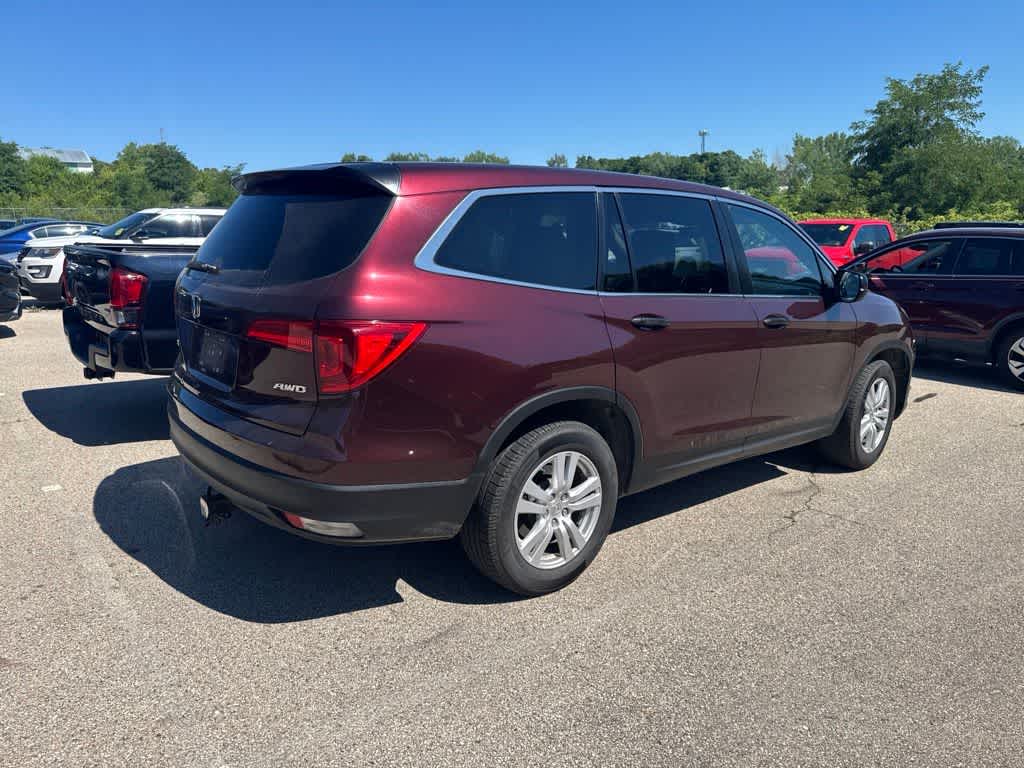 Thumbnail: 2016 Honda Pilot - 3
