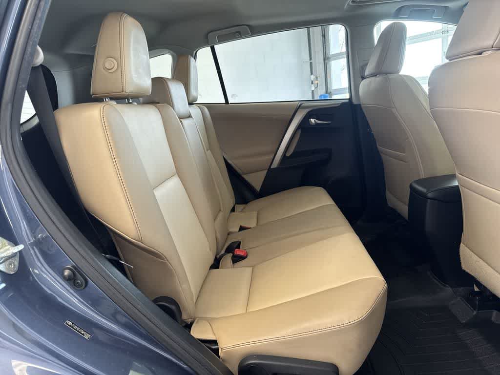 Thumbnail: 2013 Toyota RAV4 - 21