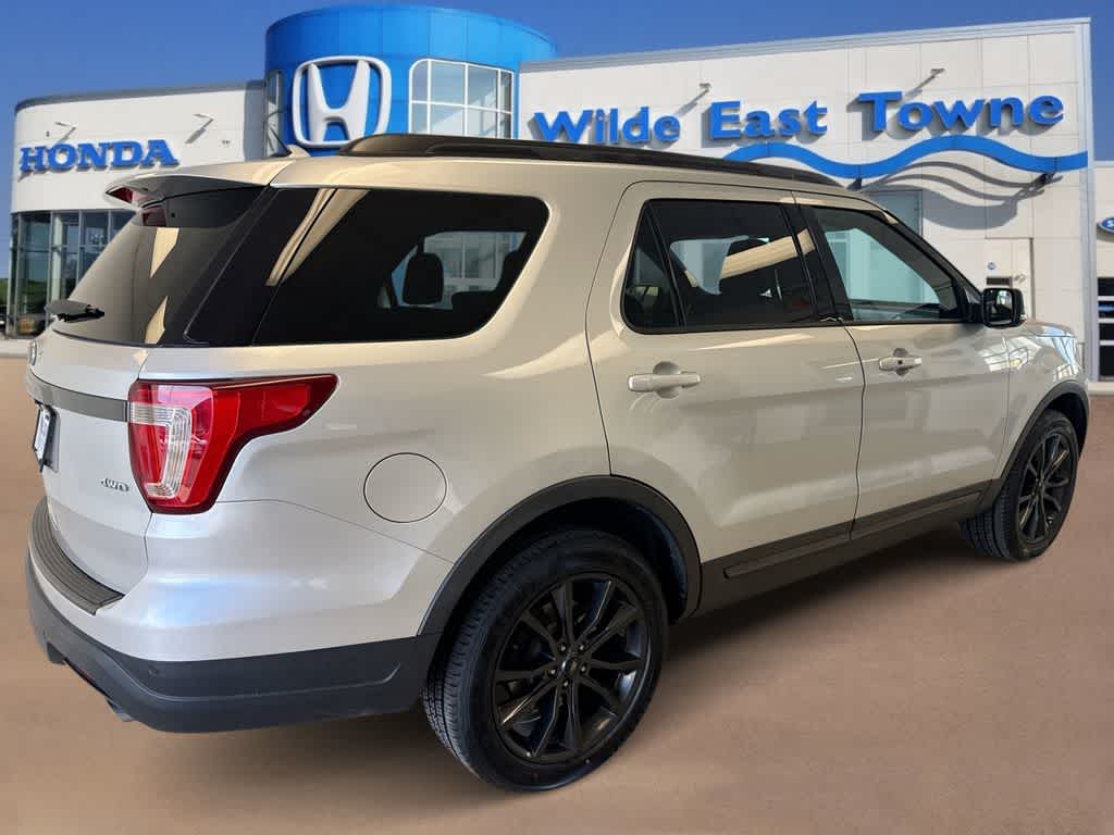 Thumbnail: 2019 Ford Explorer - 9