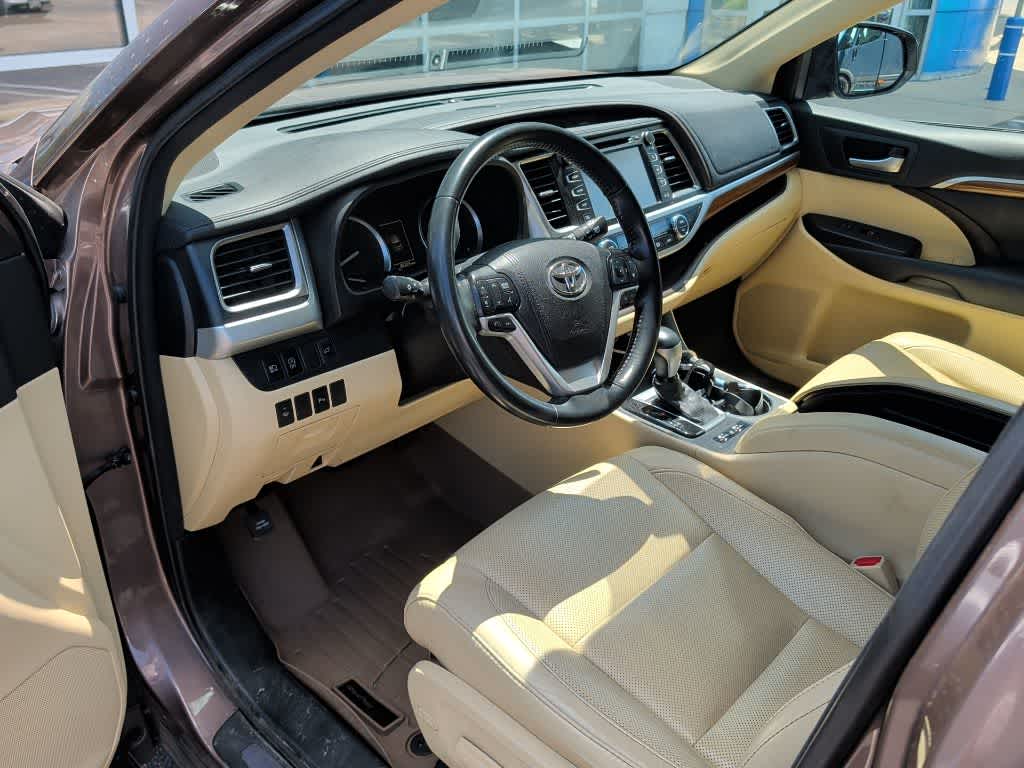 Thumbnail: 2018 Toyota Highlander - 7