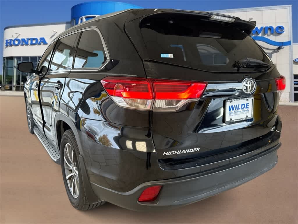 Thumbnail: 2019 Toyota Highlander - 6