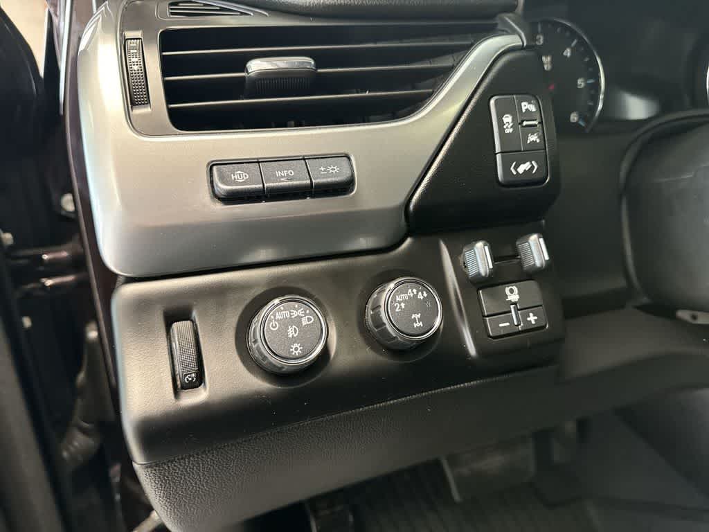 Thumbnail: 2020 Chevrolet Tahoe - 46