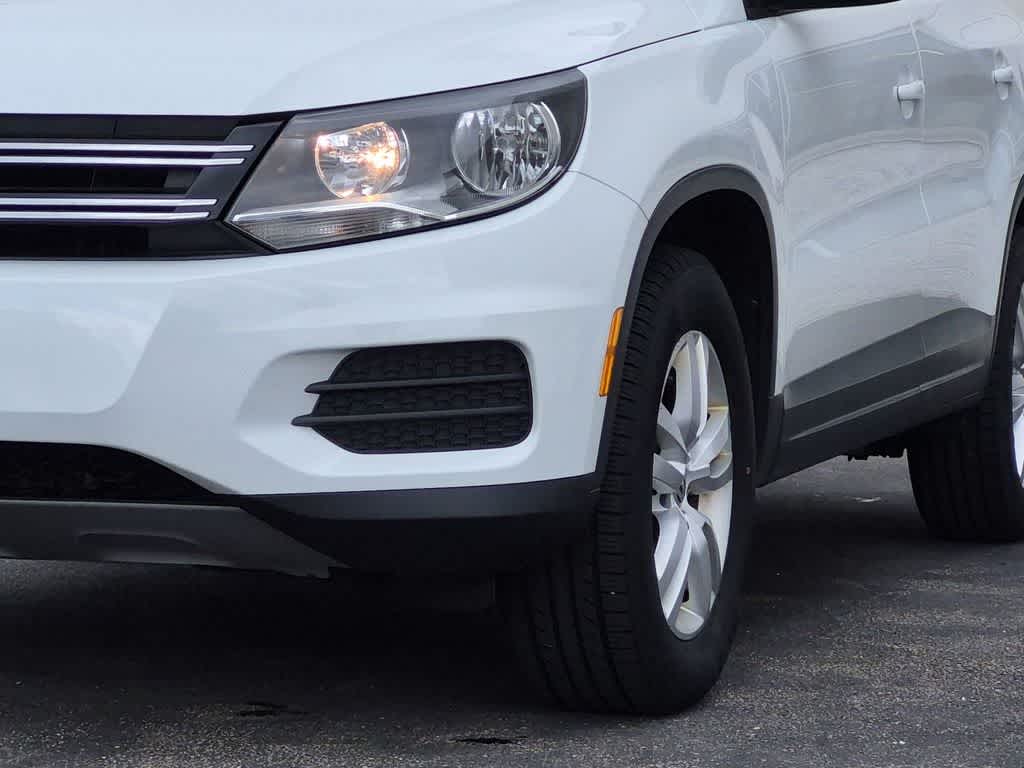 Thumbnail: 2017 Volkswagen Tiguan - 11