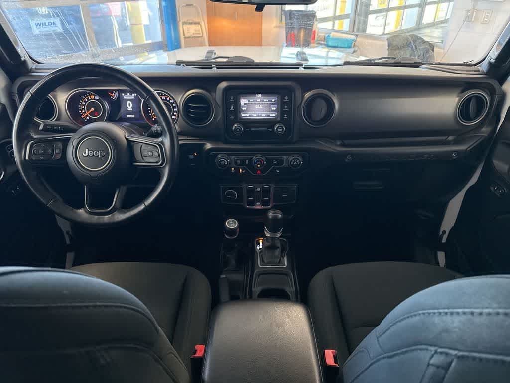 Thumbnail: 2019 Jeep Wrangler - 14