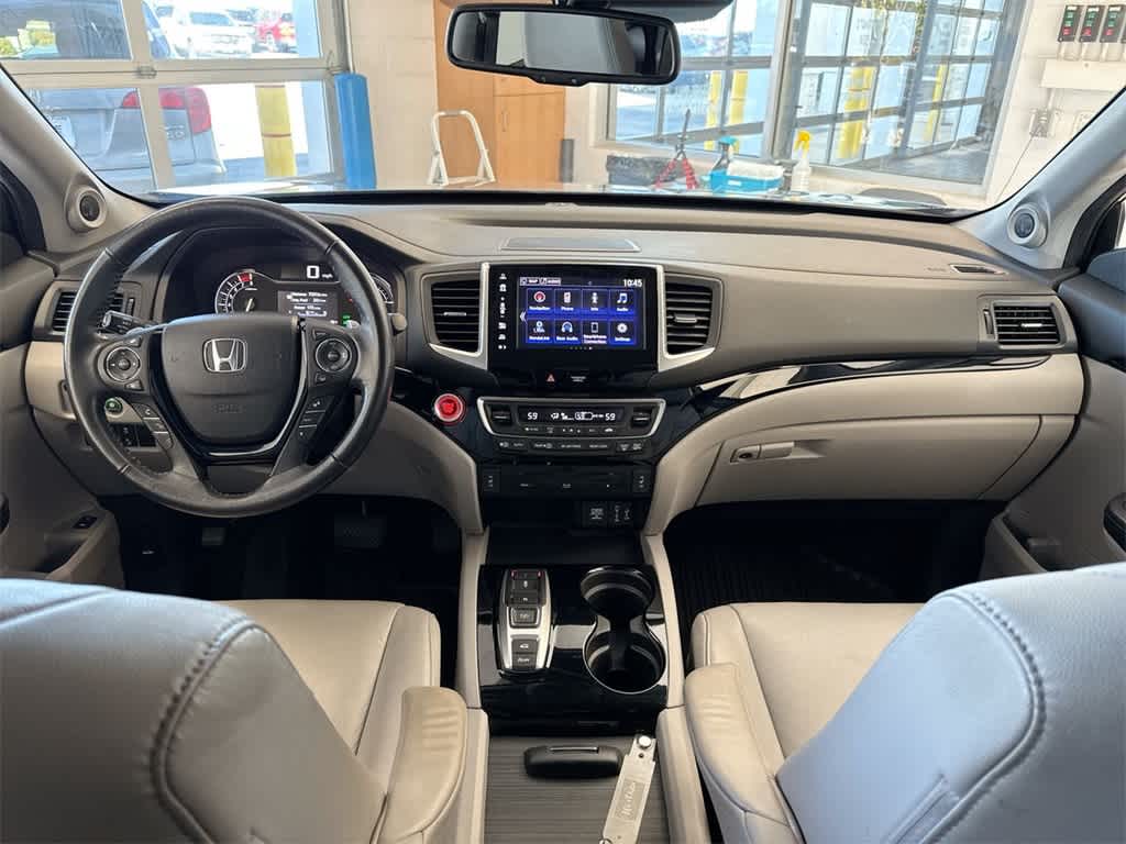 Thumbnail: 2017 Honda Pilot - 15