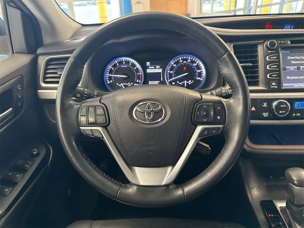 Thumbnail: 2018 Toyota Highlander - 26
