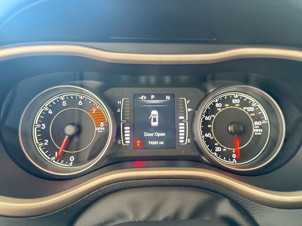 Thumbnail: 2017 Jeep Cherokee - 34