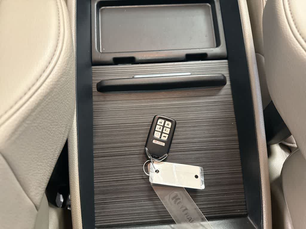 Thumbnail: 2023 Honda Odyssey - 42