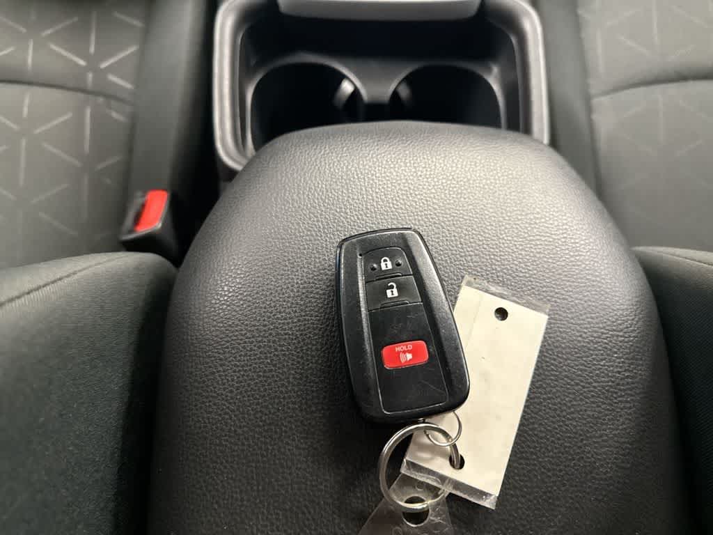 Thumbnail: 2021 Toyota RAV4 - 35