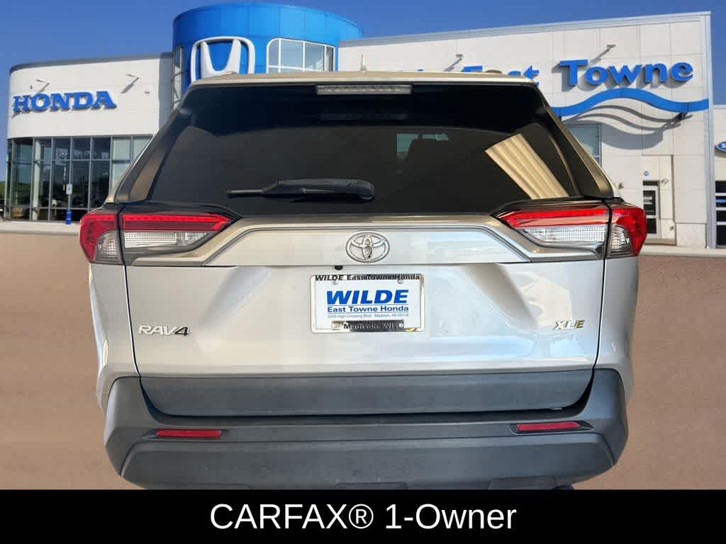 Thumbnail: 2021 Toyota RAV4 - 9