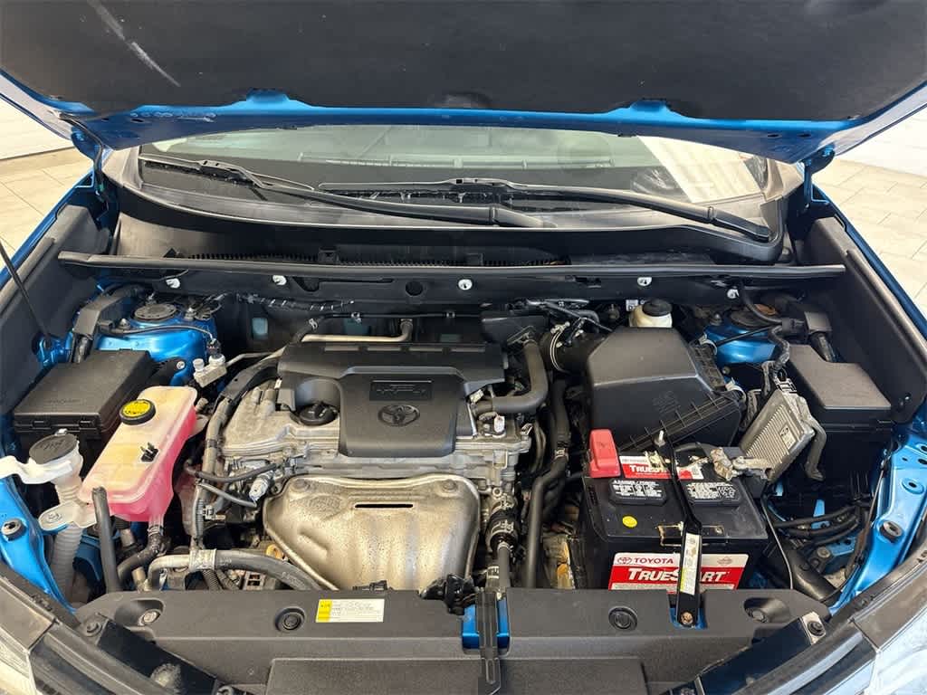 Thumbnail: 2018 Toyota RAV4 - 15