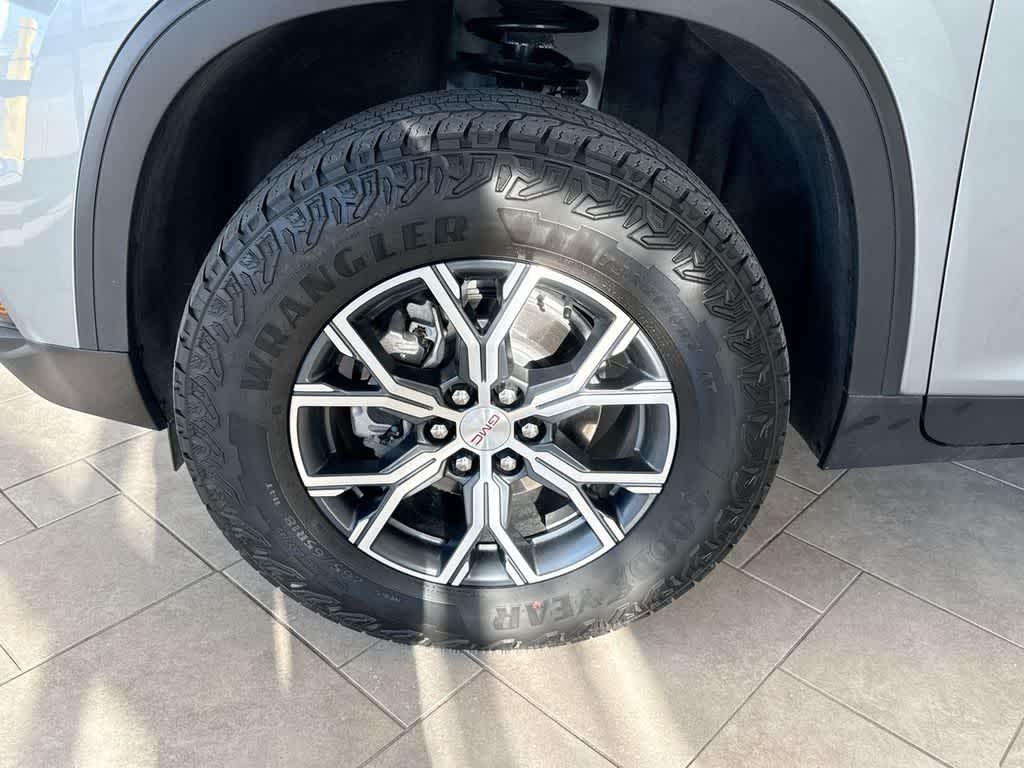 Thumbnail: 2025 GMC Acadia - 16