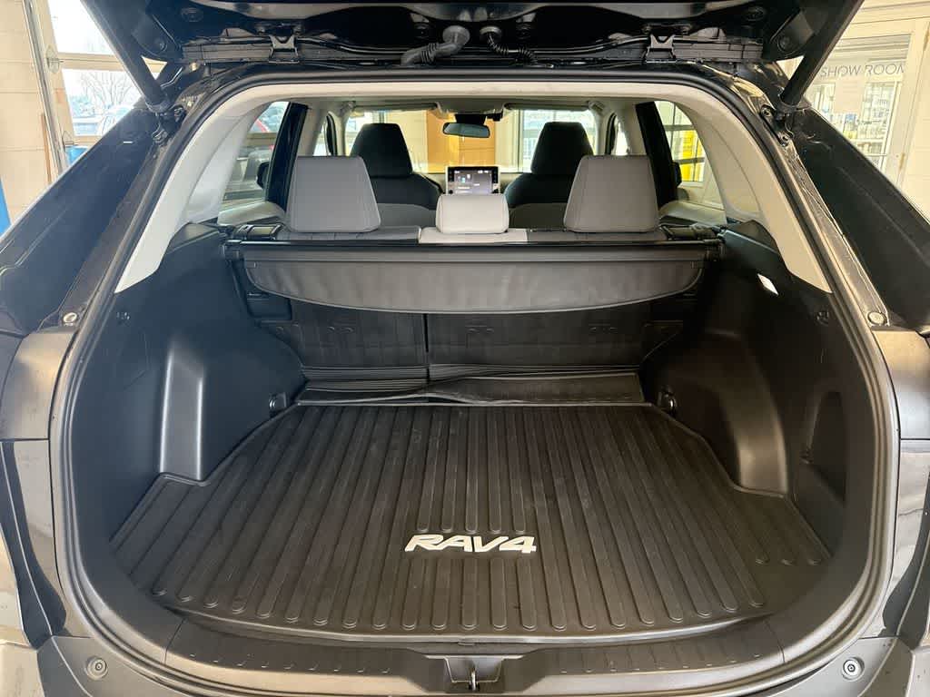 Thumbnail: 2022 Toyota RAV4 - 33