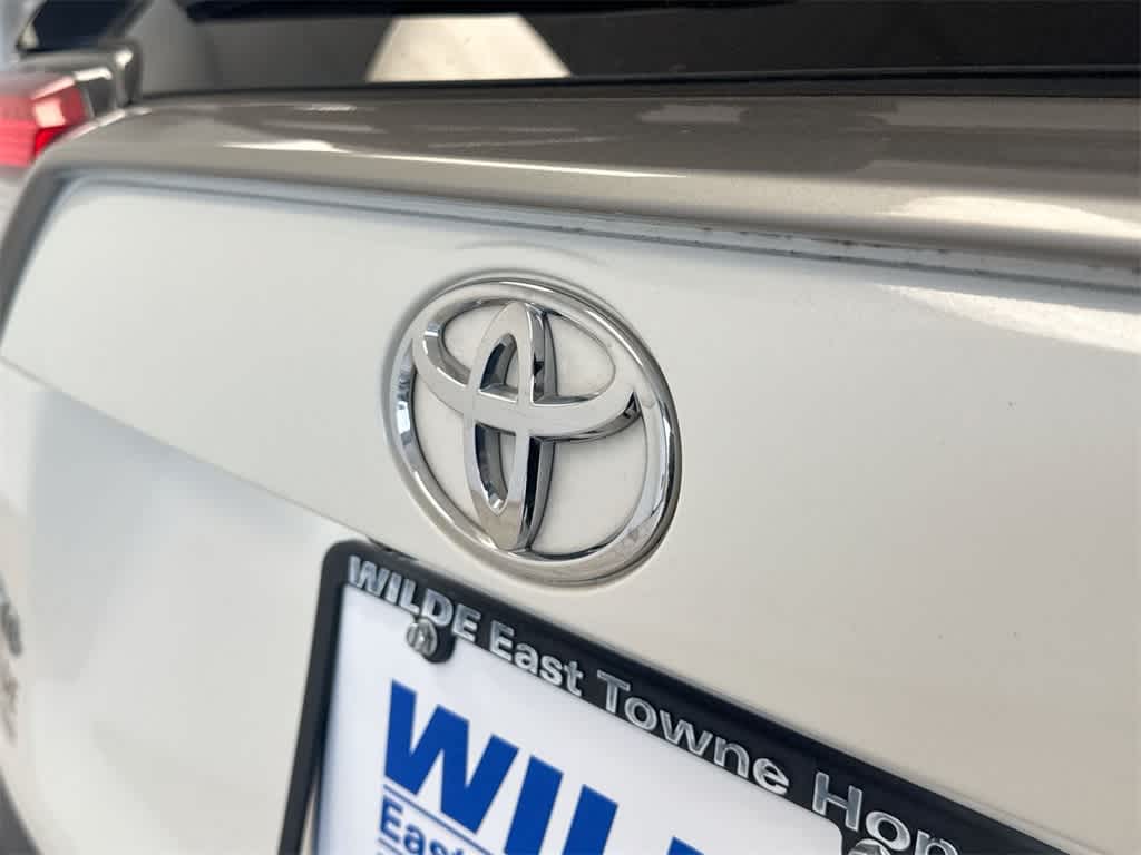 Thumbnail: 2020 Toyota RAV4 - 12