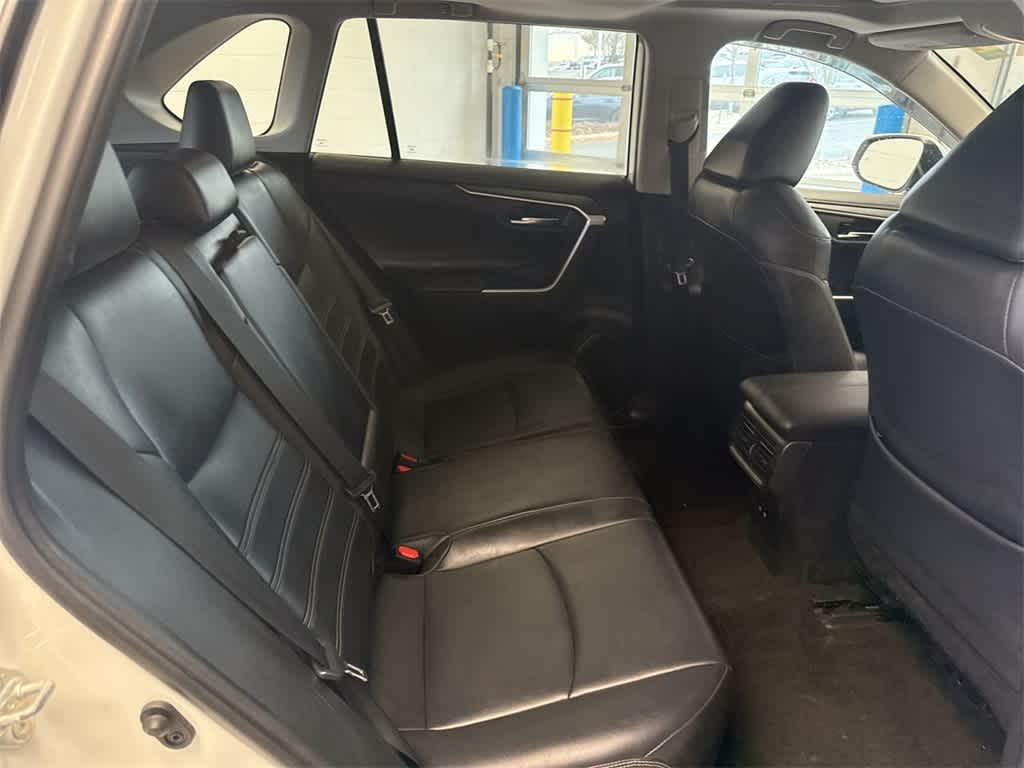 Thumbnail: 2020 Toyota RAV4 - 22