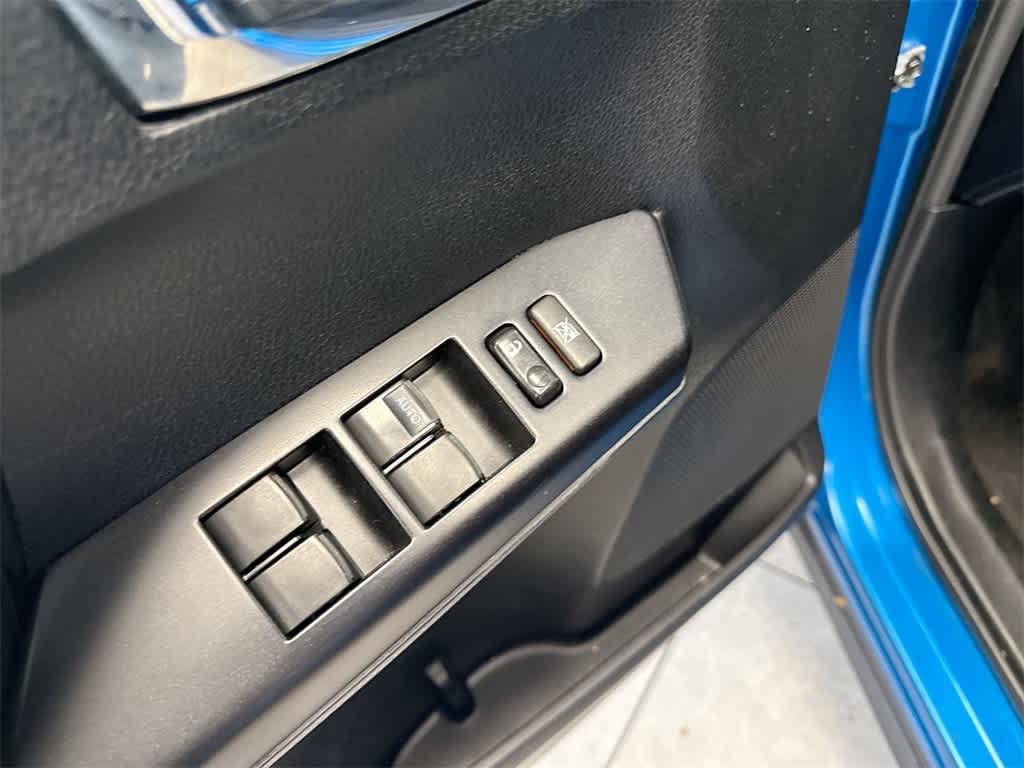 Thumbnail: 2018 Toyota RAV4 - 18