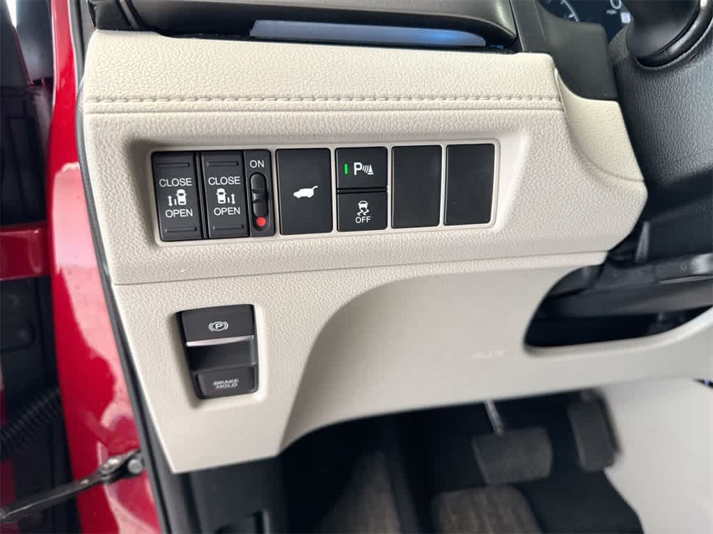 2025 Honda Odyssey Touring 41