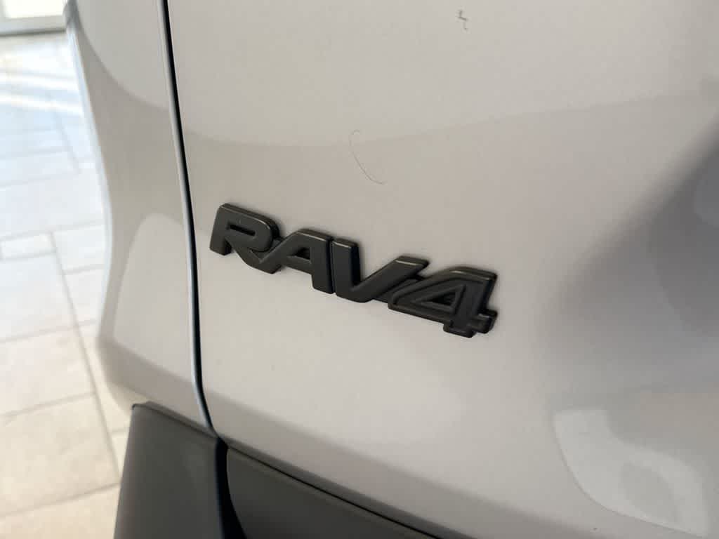 Thumbnail: 2020 Toyota RAV4 - 14