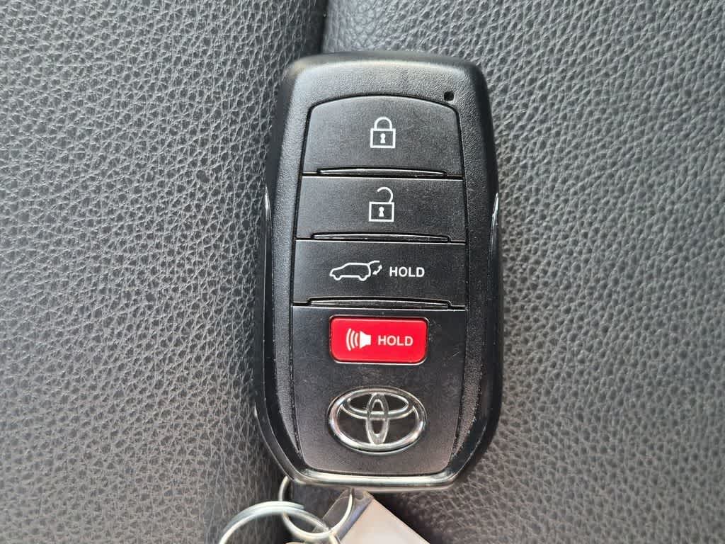 2023 Toyota Corolla Cross XLE - Photo 37