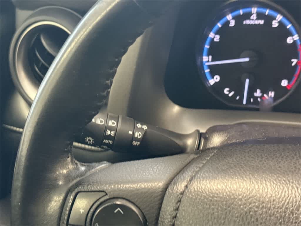 Thumbnail: 2018 Toyota RAV4 - 28