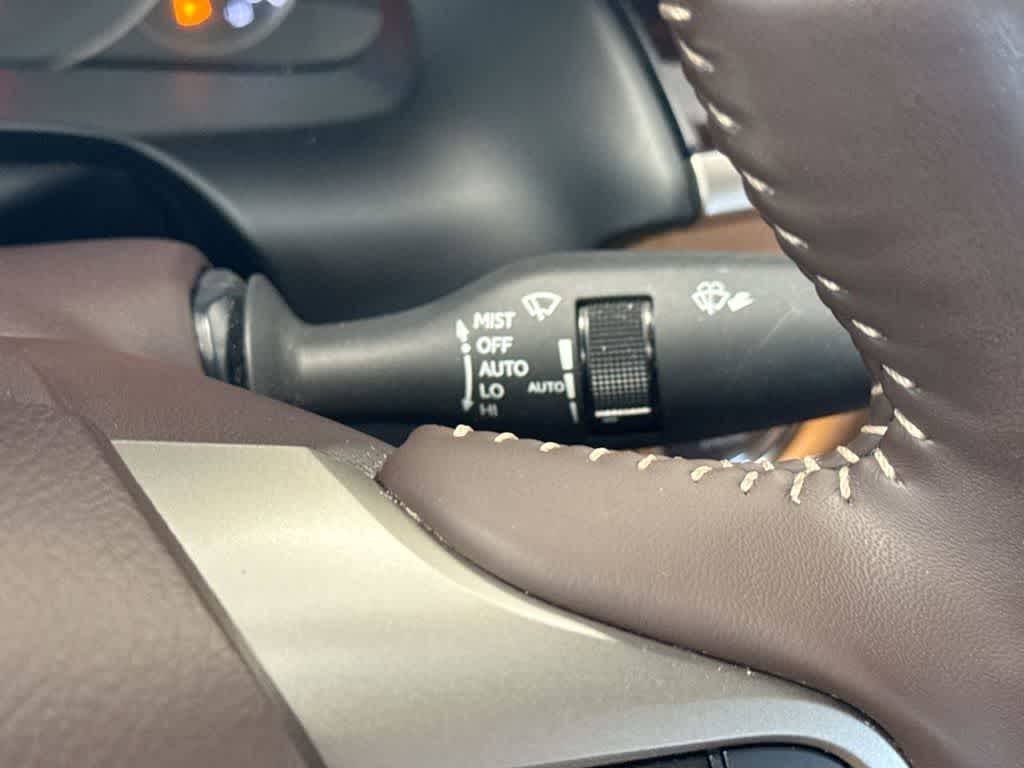 Thumbnail: 2018 Lexus ES - 28