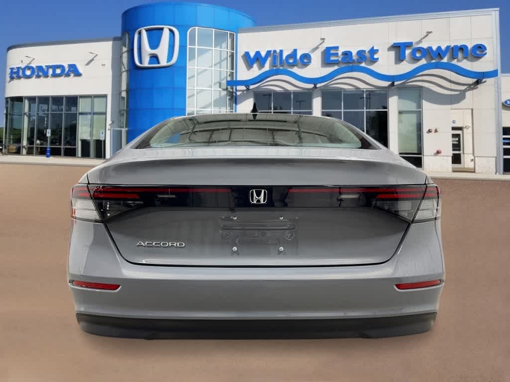 2025 Honda Accord SE photo 4