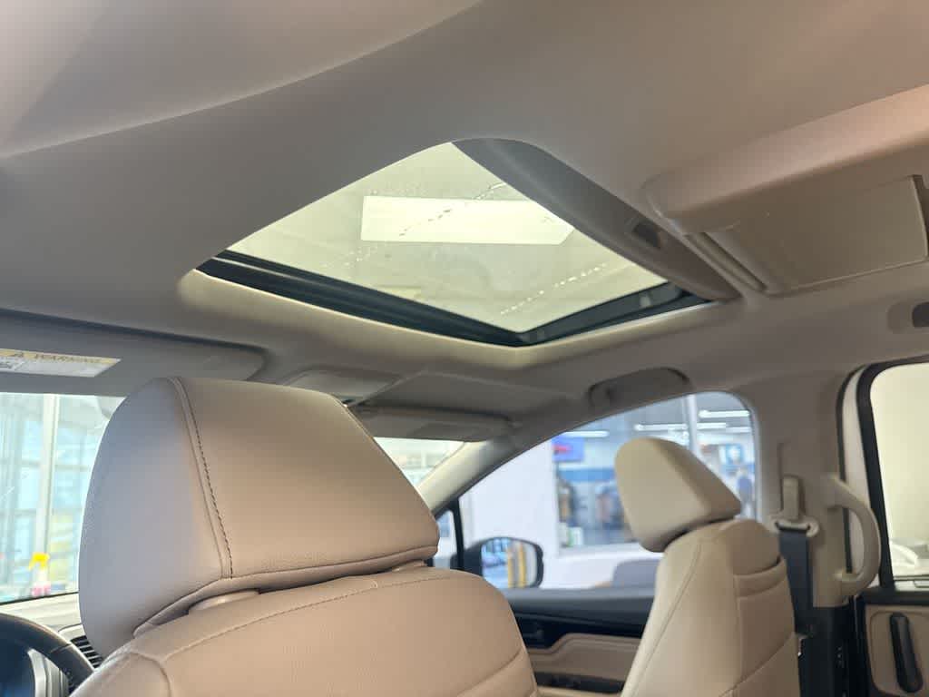 Thumbnail: 2023 Honda Odyssey - 25