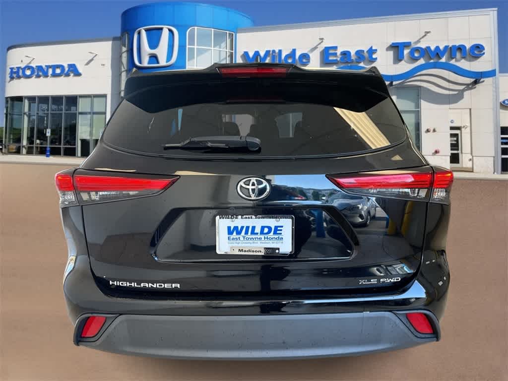 Thumbnail: 2022 Toyota Highlander - 7