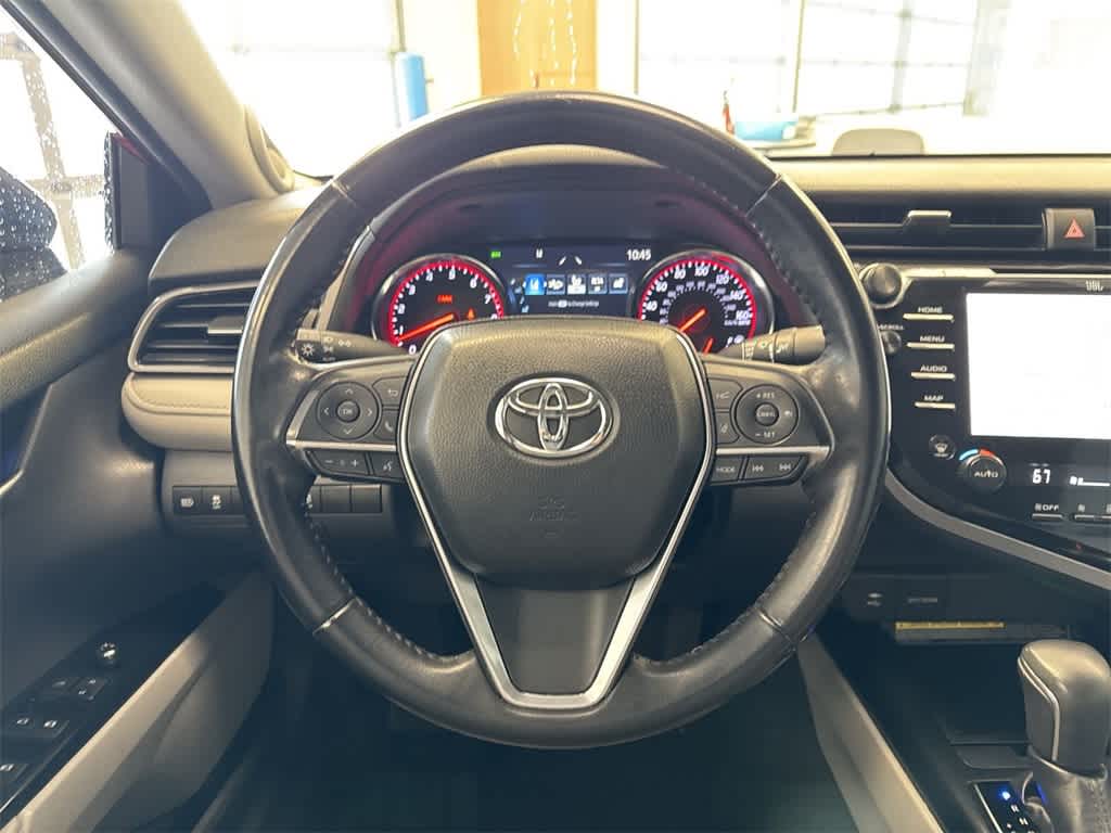 2019 Toyota Camry XSE 24