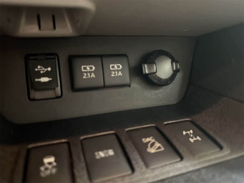 Thumbnail: 2018 Toyota Highlander - 34