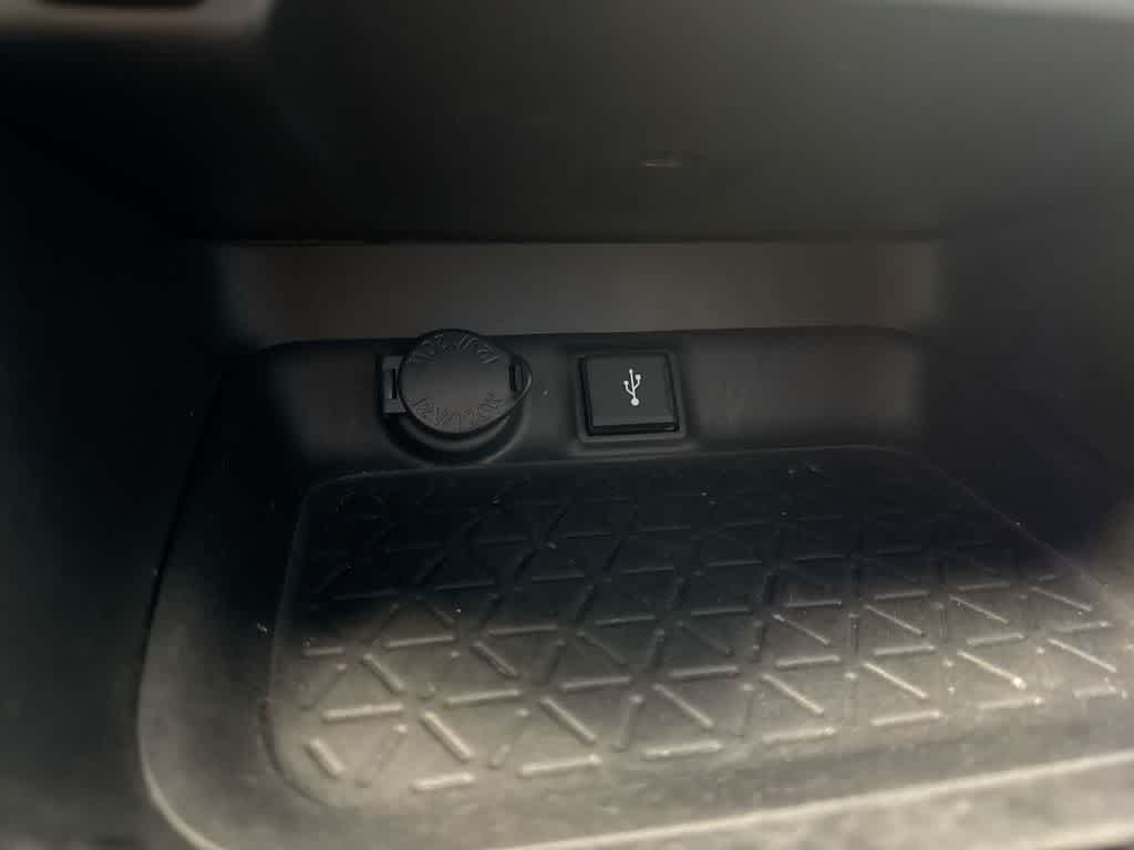 Thumbnail: 2021 Toyota RAV4 - 34