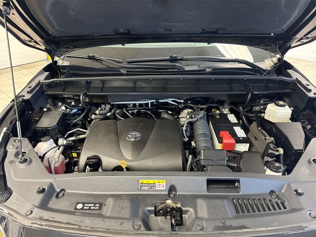 Thumbnail: 2022 Toyota Highlander - 15