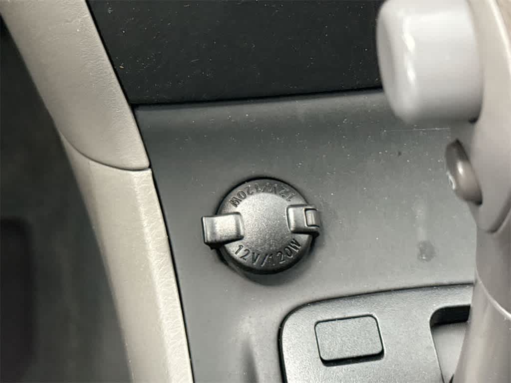 Thumbnail: 2005 Toyota Corolla - 29