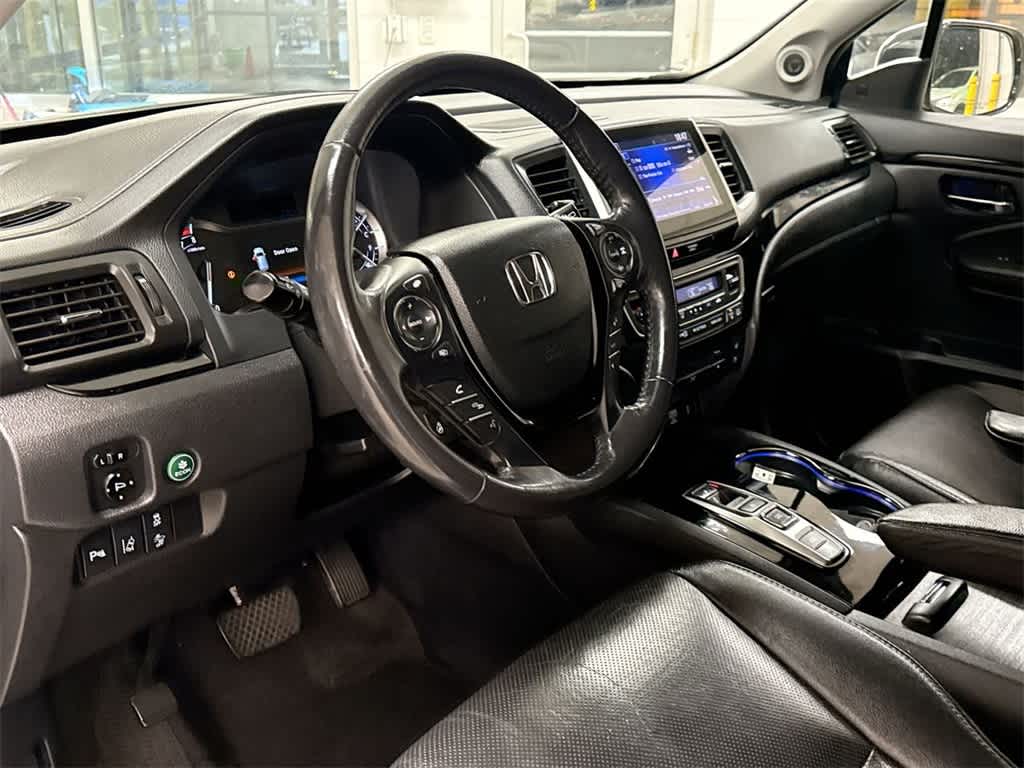 Thumbnail: 2017 Honda Pilot - 10