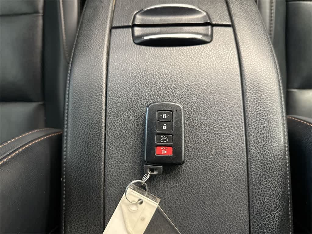 Thumbnail: 2019 Toyota Highlander - 36