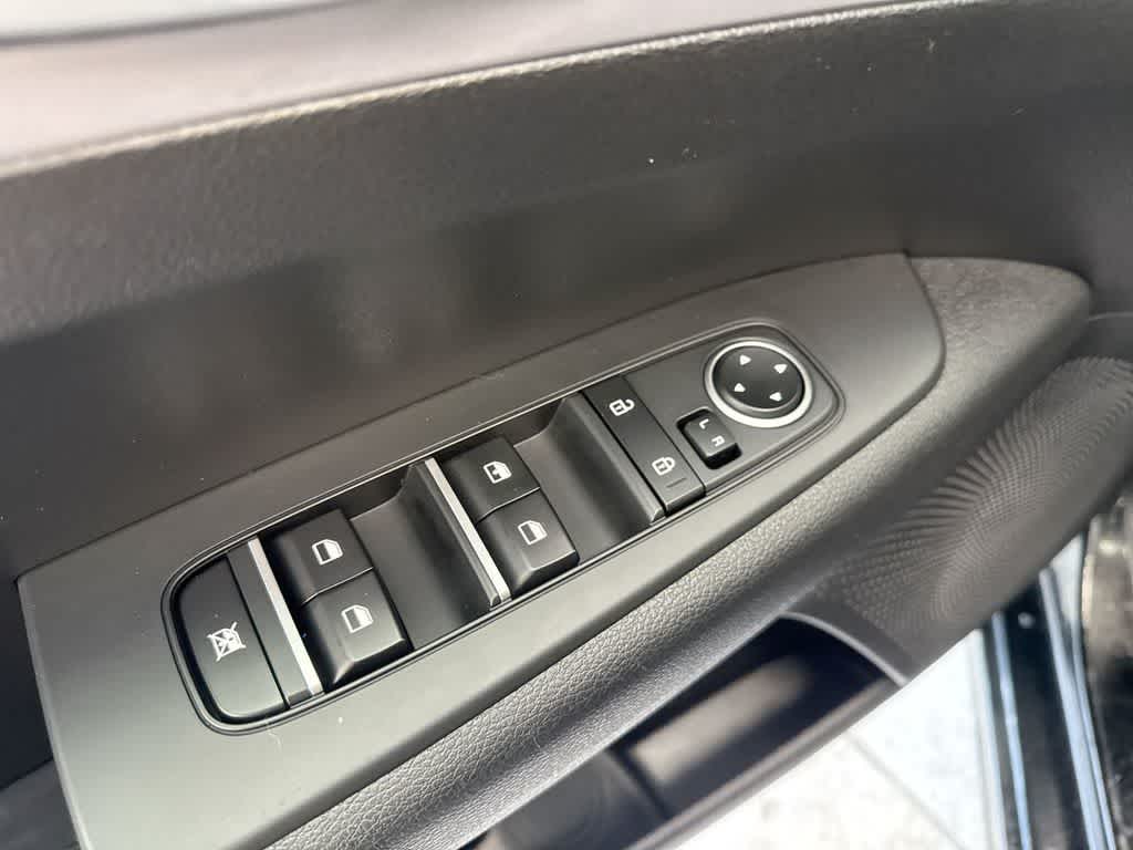 Thumbnail: 2024 Kia Forte - 18