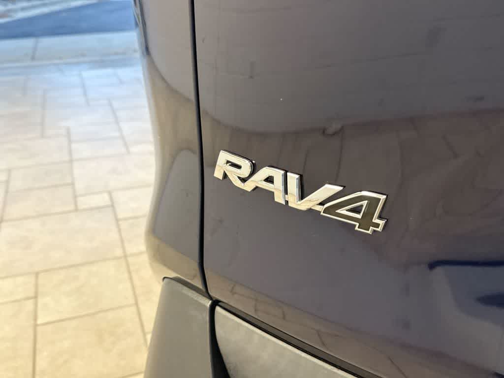 Thumbnail: 2021 Toyota RAV4 - 13