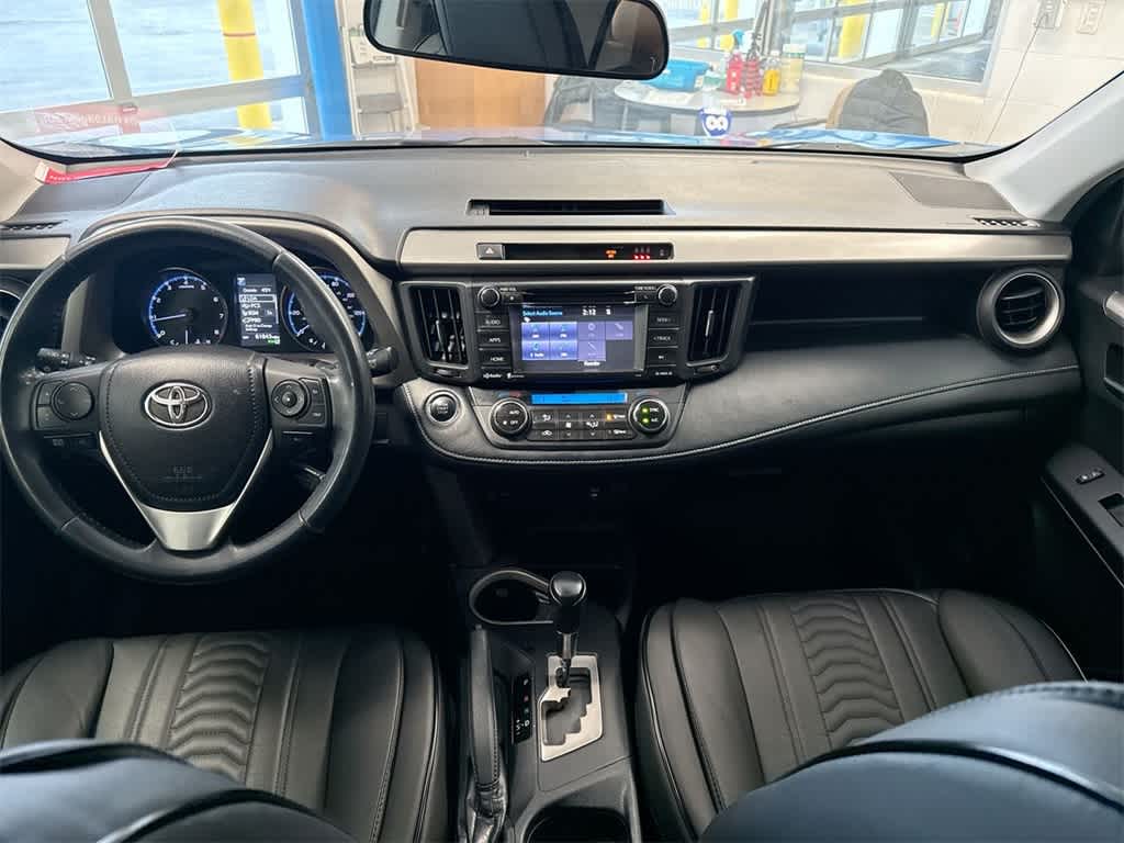 Thumbnail: 2018 Toyota RAV4 - 16