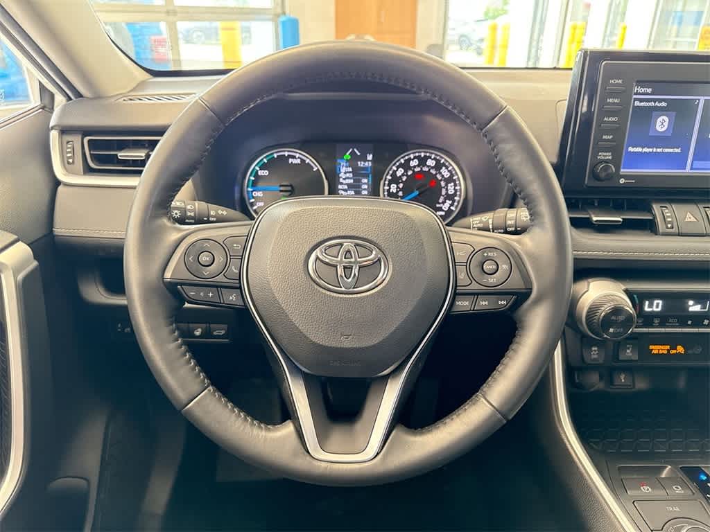 Thumbnail: 2022 Toyota RAV4 - 24