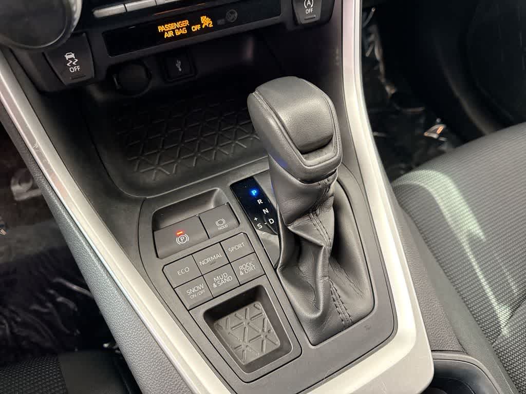 Thumbnail: 2020 Toyota RAV4 - 32